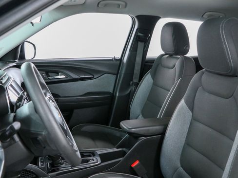Used 2023 Chevrolet TrailBlazer LT FWD image 23