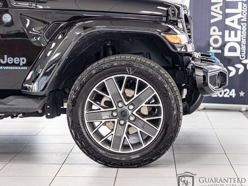 Used 2024 Jeep Wrangler High Altitude AWD/4WD image 11