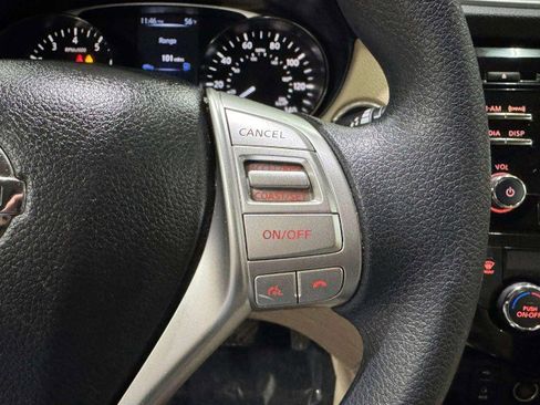 Used 2016 Nissan Rogue SV image 35