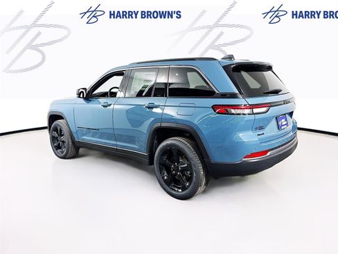 New 2026 Jeep Grand Cherokee Limited w/ Limited Altitude Package AWD/4WD image 31