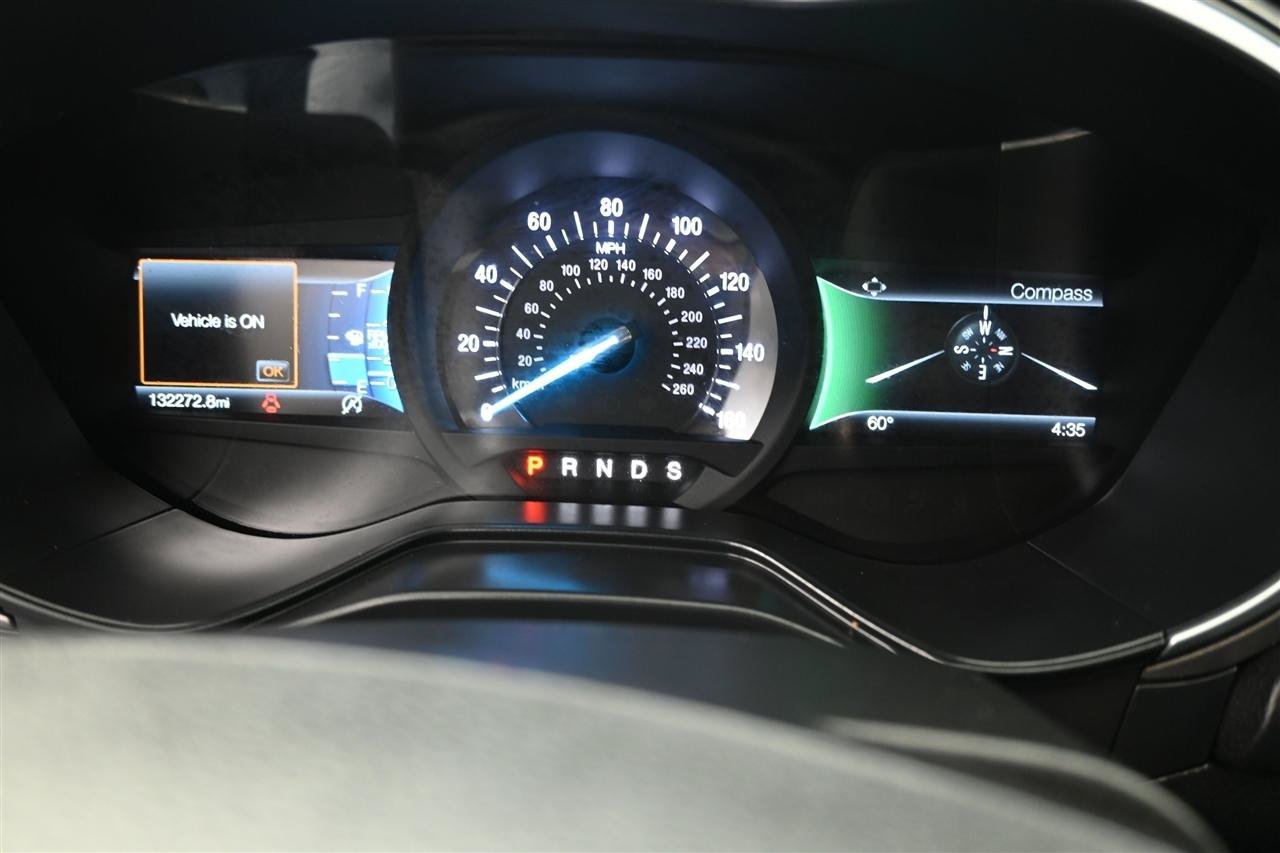 Used 2019 Ford Fusion SE FWD image 13