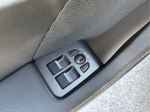 Used 2020 Jaguar F-TYPE Coupe image 24