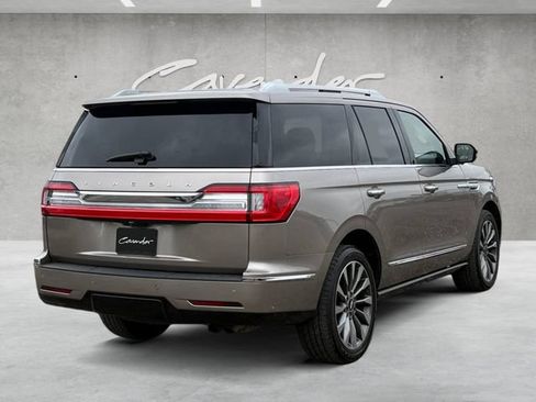 Used 2018 Lincoln Navigator Select w/ Technology Package RWD image 17