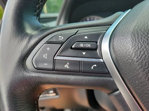 Used 2018 INFINITI Q60 3.0t Luxe RWD image 19