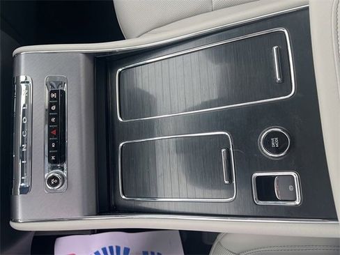 New 2026 Lincoln Aviator AWD image 13