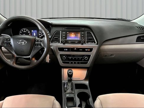 Used 2015 Hyundai Sonata SE w/ Option Group 09 FWD image 7