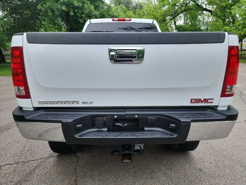 Used 2014 GMC Sierra 2500 SLT w/ Suspension Package, Off-Road image 6
