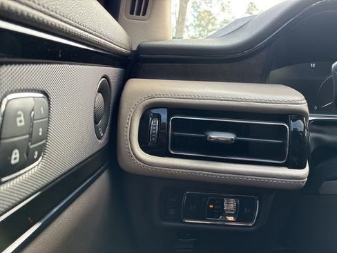 Certified 2022 Lincoln Nautilus Reserve w/ Equipment Group 201A image 25