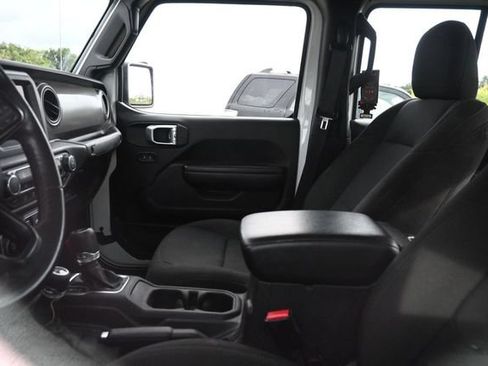 Used 2021 Jeep Gladiator Sport AWD/4WD image 9