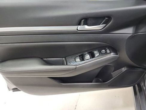 Used 2024 Nissan Altima 2.5 SL FWD image 20
