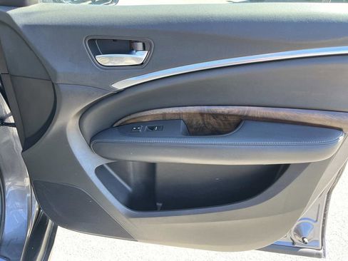 Used 2017 Acura MDX SH-AWD w/ Advance Package image 25