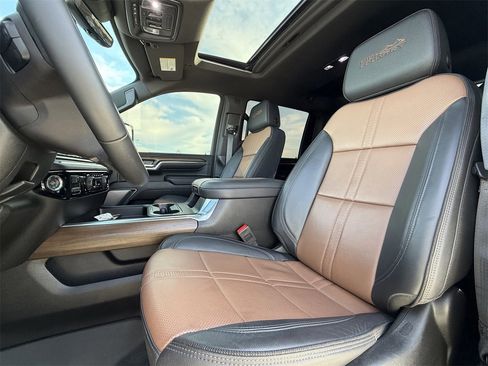 Certified 2024 Chevrolet Silverado 2500 High Country w/ High Country Premium Package image 27