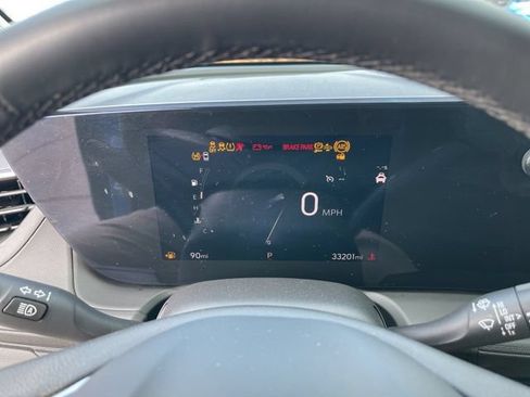 Used 2025 Buick Encore GX Sport Touring AWD/4WD image 9