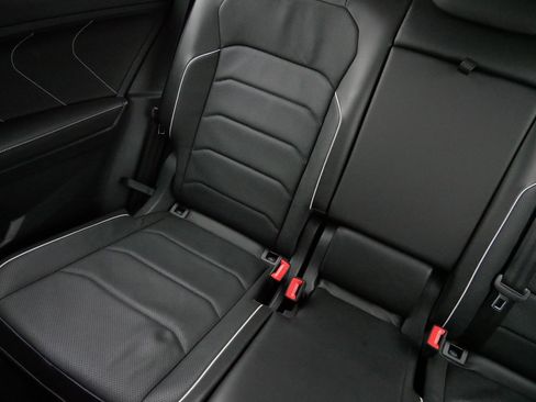 Certified 2022 Volkswagen Tiguan SEL R-Line image 12