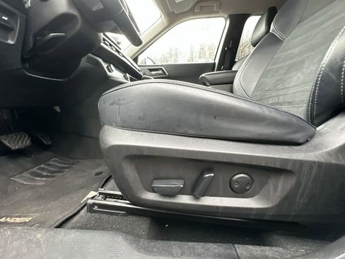 Used 2024 Mitsubishi Outlander SE image 16