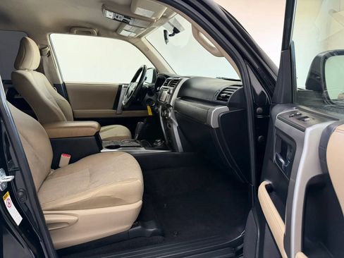 Used 2016 Toyota 4Runner SR5 AWD/4WD image 30