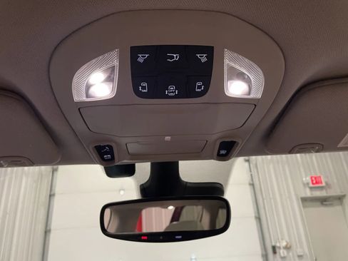 Used 2019 Chrysler Pacifica Limited w/ Tire & Wheel Group image 39