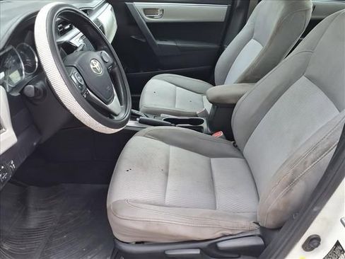 Used 2015 Toyota Corolla LE image 27