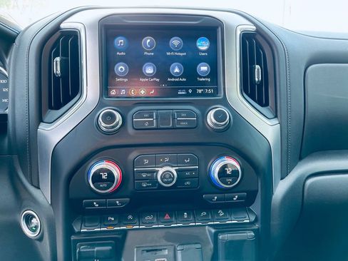 Used 2019 GMC Sierra 1500 SLT w/ Driver Alert Package I AWD/4WD image 18
