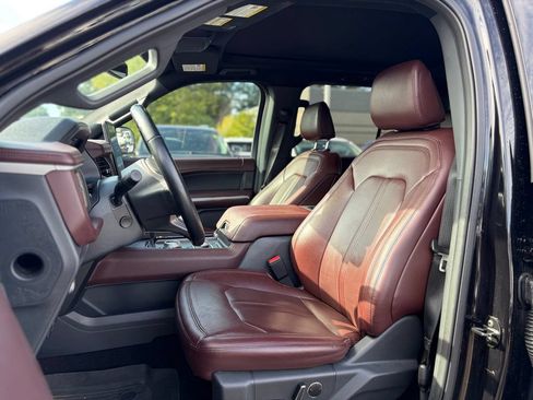 Used 2022 Ford Expedition Max Limited AWD/4WD image 24