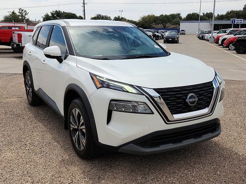 Used 2023 Nissan Rogue SV image 4