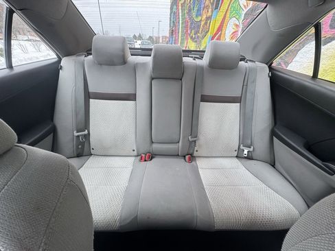 Used 2012 Toyota Camry LE image 9