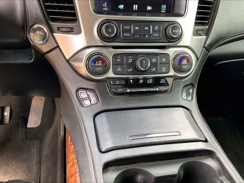 Used 2015 Chevrolet Suburban LTZ AWD/4WD image 30