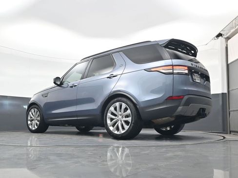 Used 2018 Land Rover Discovery SE image 19