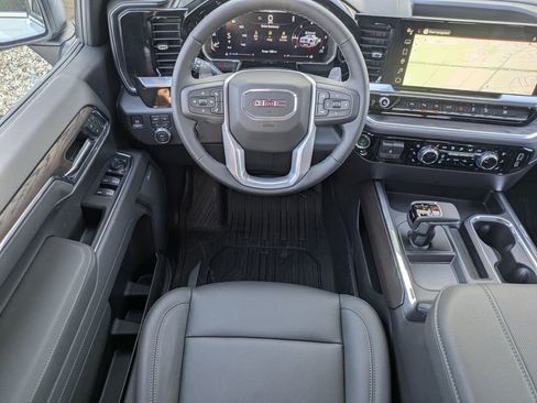 New 2026 GMC Sierra 1500 SLT image 10