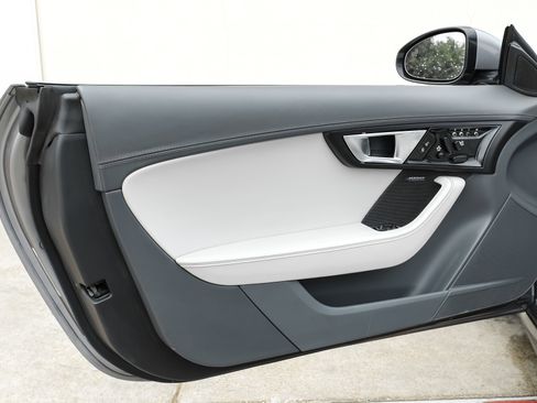 Used 2014 Jaguar F-TYPE S RWD image 34