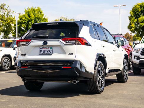 Used 2024 Toyota RAV4 XSE w/ Weather Package AWD/4WD image 10