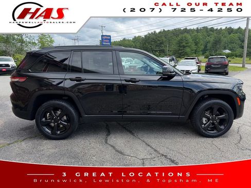 Used 2023 Jeep Grand Cherokee Limited w/ Black Appearance Package AWD/4WD image 7