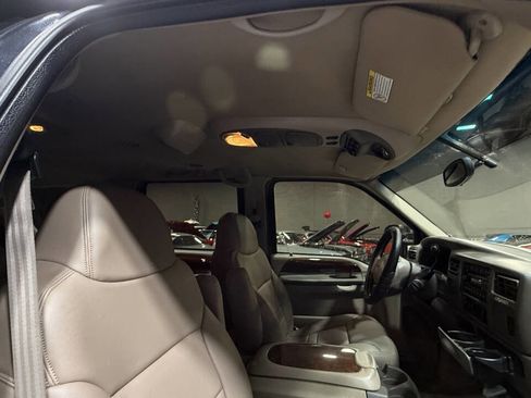 Used 2001 Ford Excursion Limited image 95