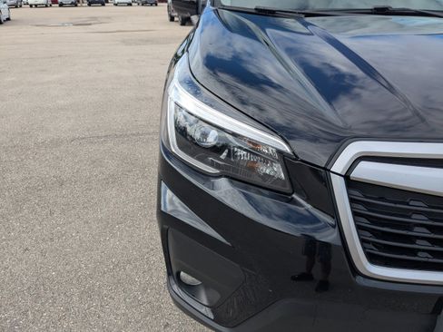 Used 2021 Subaru Forester Premium image 12