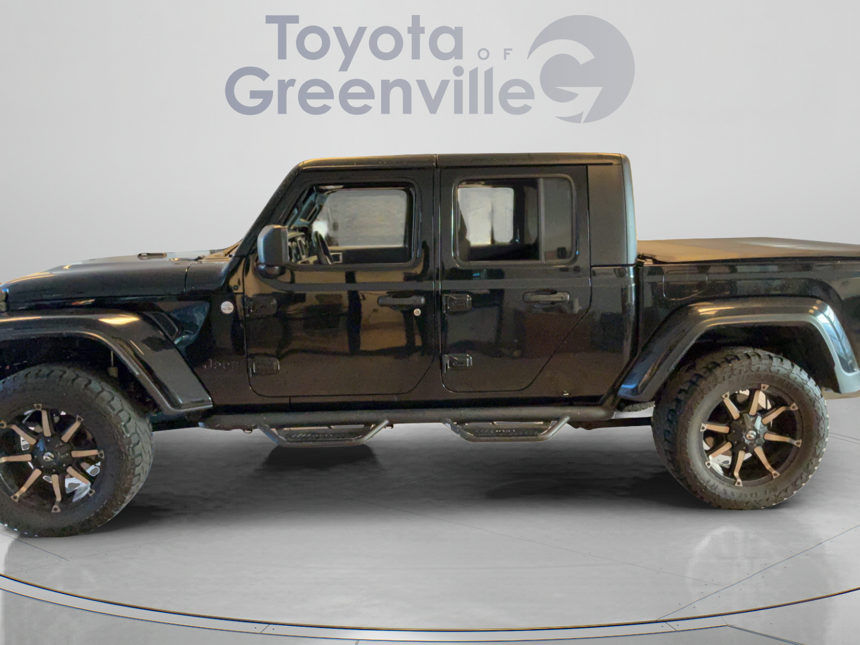 Used 2021 Jeep Gladiator Sport AWD/4WD image 2