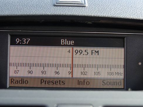 Used 2010 Mercedes-Benz C 300 Sedan image 74