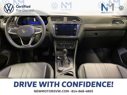 Used 2023 Volkswagen Tiguan SE w/ Panoramic Sunroof Package AWD/4WD image 10