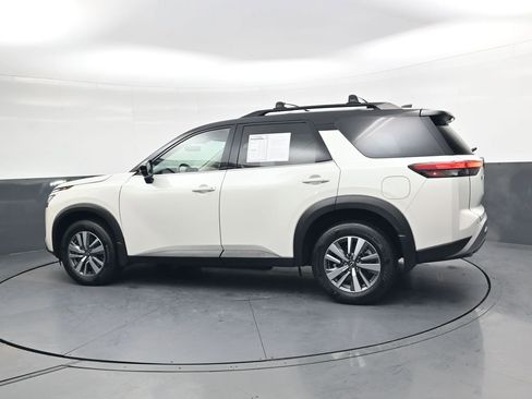 Used 2024 Nissan Pathfinder SL image 7
