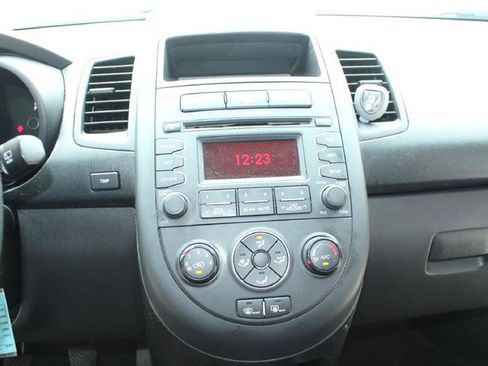 Used 2013 Kia Soul image 18