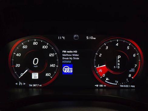 Used 2021 Volvo XC60 T5 R-Design w/ Protection Package Premier AWD/4WD image 40