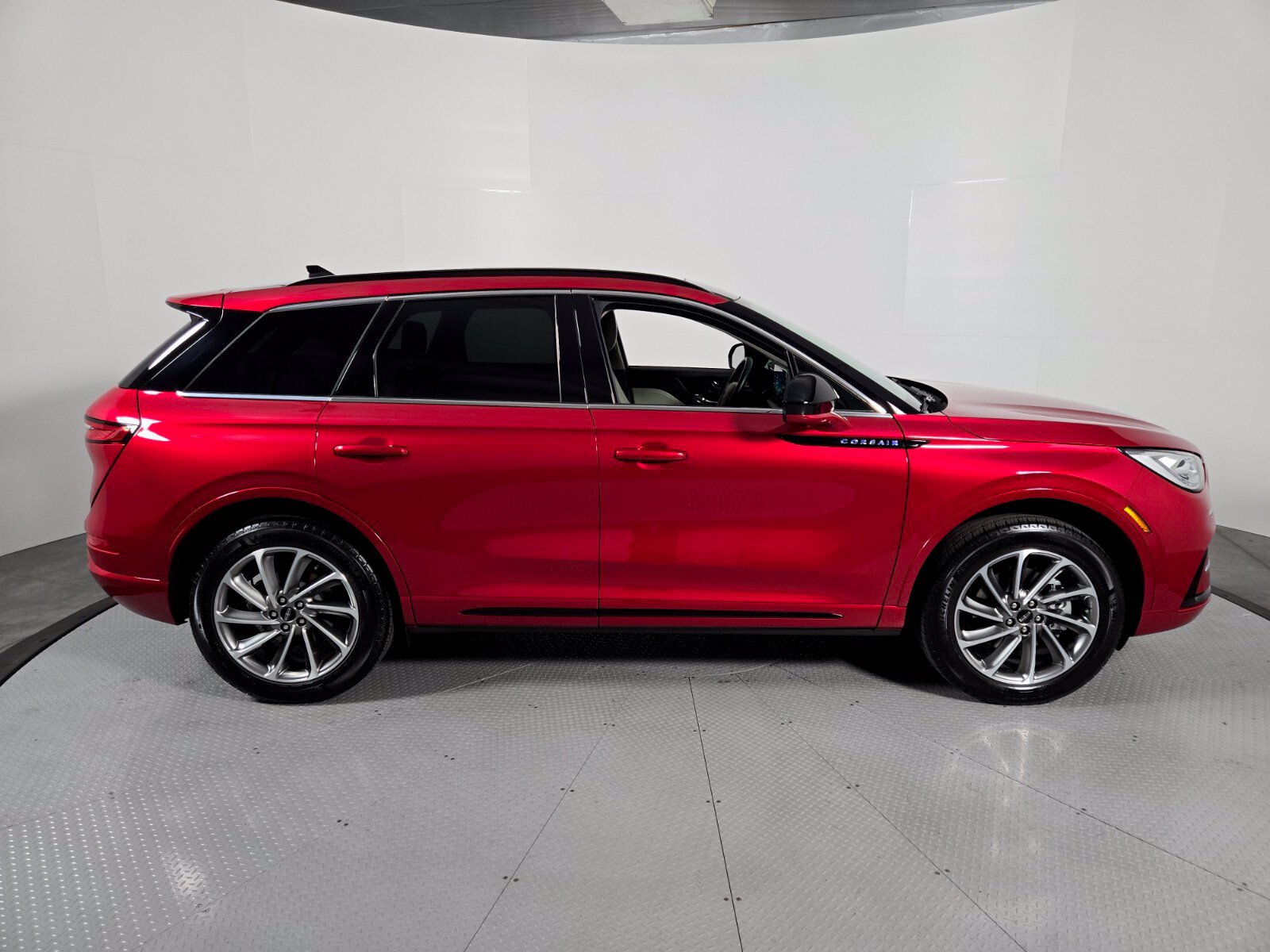 Used 2026 Lincoln Corsair Grand Touring AWD/4WD image 3