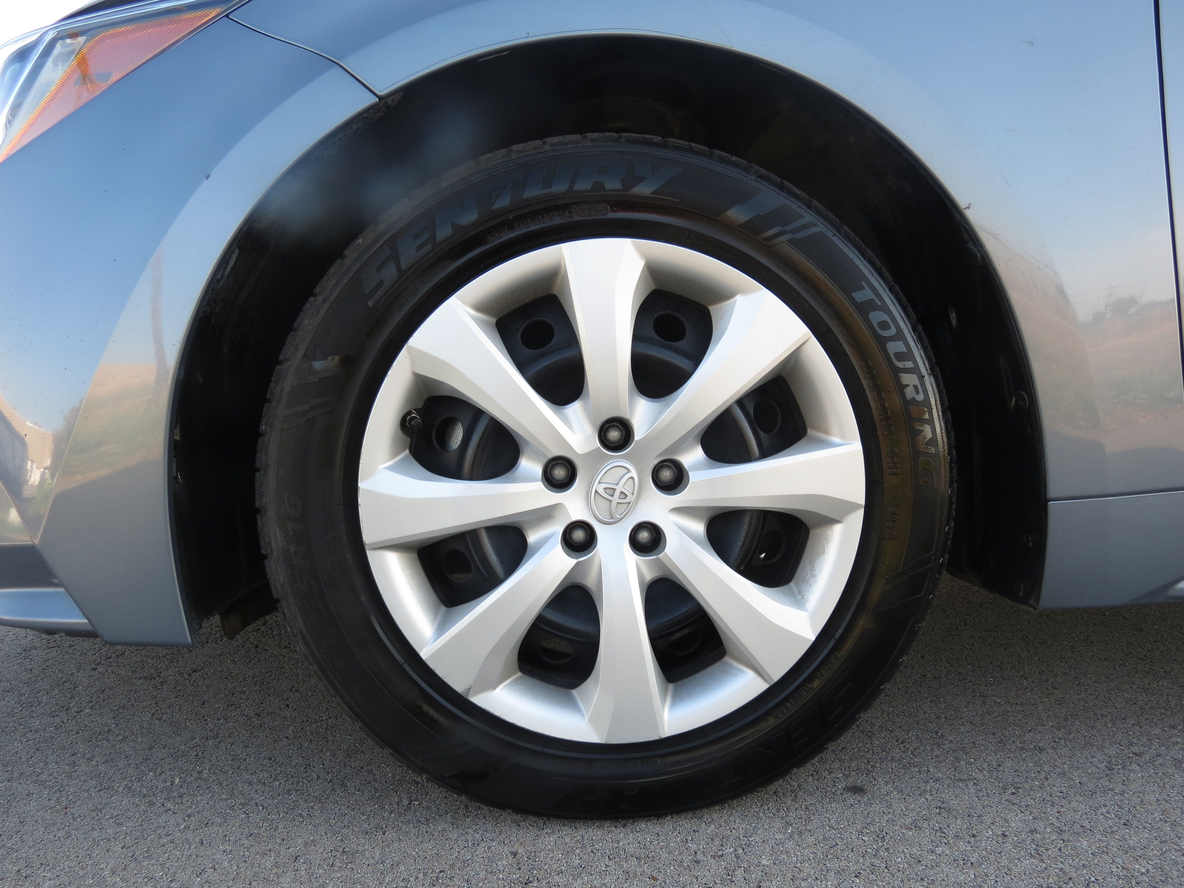 Used 2020 Toyota Corolla LE FWD image 9