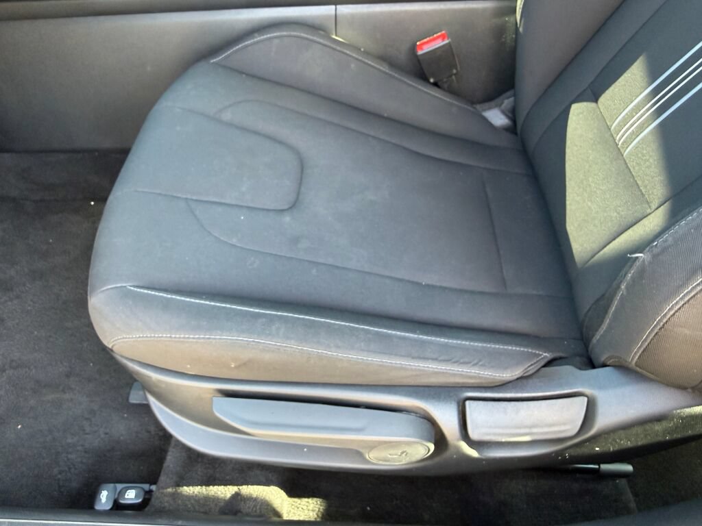 Used 2024 Hyundai Elantra SEL FWD image 19