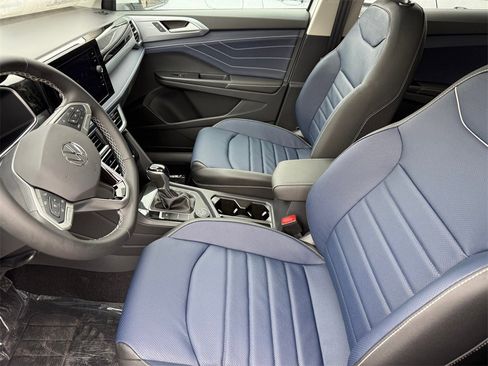 New 2026 Volkswagen Taos SEL image 10