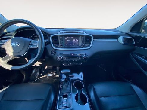 Used 2019 Kia Sorento EX image 11