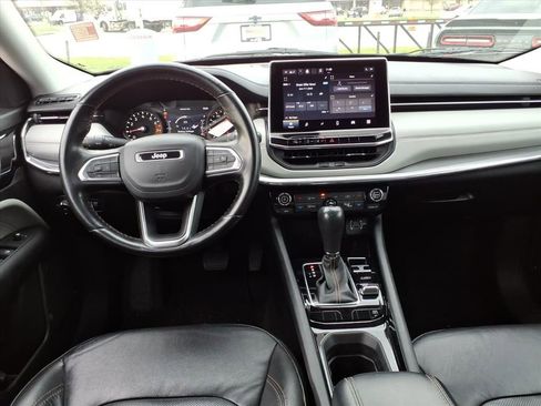 Certified 2022 Jeep Compass Limited image 12