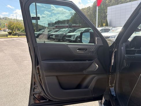 Used 2025 INFINITI QX80 Autograph image 10