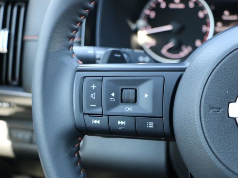 Used 2024 Nissan Pathfinder Rock Creek AWD/4WD image 18