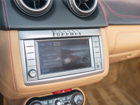 Used 2010 Ferrari California RWD image 20