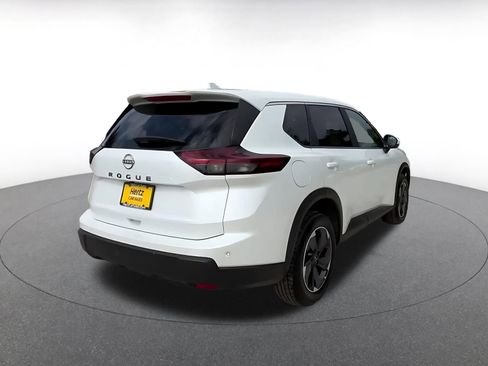Used 2025 Nissan Rogue SV FWD image 14